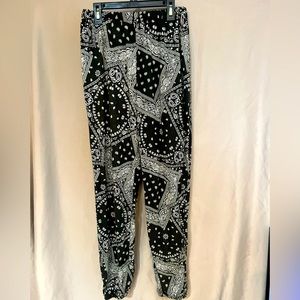 Women’s Black&White Loose Pants Size Small